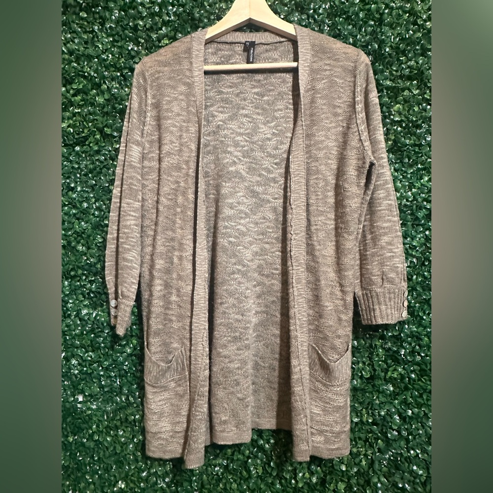 Maurice’s cardigan - thin, 3 quarter sleeves, pockets!